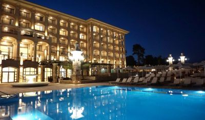 Imagine pentru Hotel Astor Garden 5* valabile pentru 1 Mai 2025