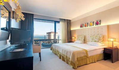 Imagine pentru Hotel Barcelo Royal Beach 5*  valabile pentru 1 Mai 2025