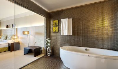 Imagine pentru Hotel Barcelo Royal Beach 5*  valabile pentru 1 Mai 2025