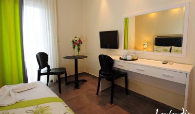 Imagine pentru Hotel Louloudis (Adults Only) 3* valabile pentru 1 Mai 2025