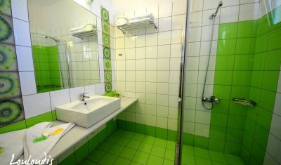 Imagine pentru Hotel Louloudis (Adults Only) 3* valabile pentru 1 Mai 2025