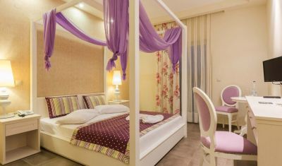 Imagine pentru Hotel Louloudis (Adults Only) 3* valabile pentru 1 Mai 2025