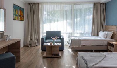 Imagine pentru Hotel Neptun Beach 4* valabile pentru 1 Mai 2025