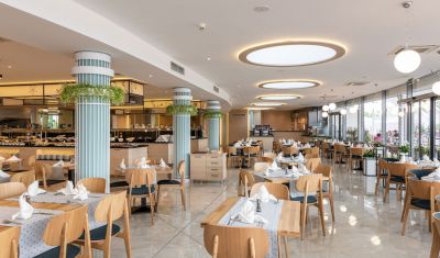Imagine pentru Hotel Neptun Beach 4* valabile pentru 1 Mai 2025