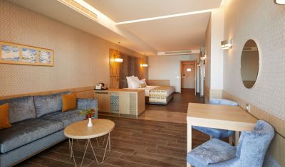 Imagine pentru Hotel Secrets Sunny Beach Resort & Spa 5* (Adults Only) valabile pentru 1 Mai 2025