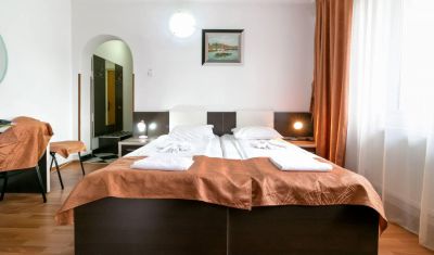 Imagine pentru Hotel Turist 3*  valabile pentru Balneo 2023