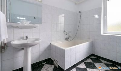Imagine pentru Hotel Turist 3*  valabile pentru Balneo 2023