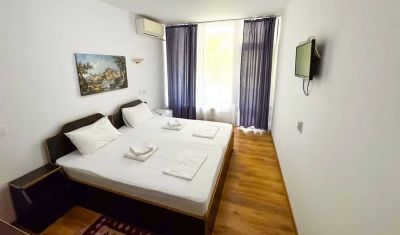 Imagine pentru Hotel Roman 2* valabile pentru Balneo 2025