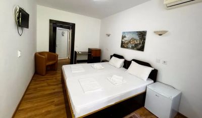 Imagine pentru Hotel Roman 2* valabile pentru Balneo 2025