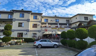 Imagine pentru Hotel Suprem 3* valabile pentru Balneo