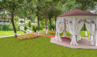 Imagine pentru Hotel Domeniul Dambu Morii 3* valabile pentru Craciun 2024
