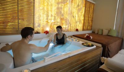 Imagine pentru Ana Hotels Bradul 4* valabile pentru Craciun 2025
