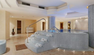 Imagine pentru Hotel Hilton Sibiu 5* valabile pentru Craciun 2025