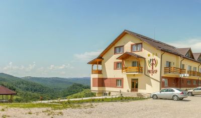 Imagine pentru Motel Prislop  valabile pentru Craciun 2025