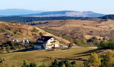 Imagine pentru Motel Prislop  valabile pentru Craciun 2025