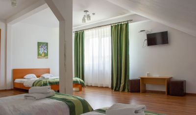 Imagine pentru Motel Prislop  valabile pentru Craciun 2025