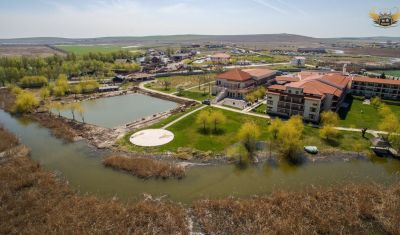 Imagine pentru Puflene Resort 4* valabile pentru Delta Dunarii 2024