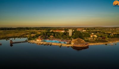 Imagine pentru Puflene Resort 4* valabile pentru Delta Dunarii 2024