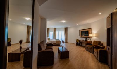 Imagine pentru New Hotel Egreta 4* valabile pentru Delta Dunarii 2025