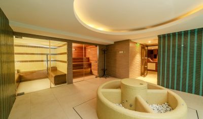 Imagine pentru New Hotel Egreta 4* valabile pentru Delta Dunarii 2025