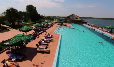 Imagine pentru Puflene Resort 4* valabile pentru Delta Dunarii 2025