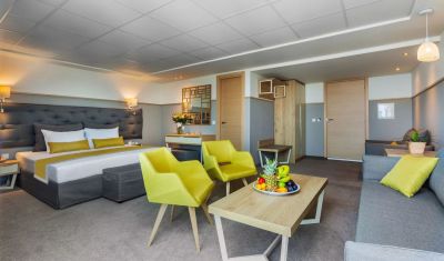 Imagine pentru Hotel Kriopigi 4*   valabile pentru Litoral 2022