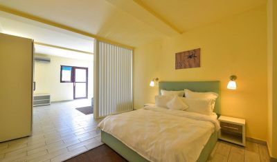 Imagine pentru Complex Mediteranean Mamaia 3* valabile pentru Litoral 2023
