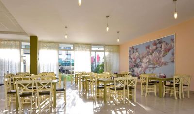 Imagine pentru Complex Mediteranean Mamaia 3* valabile pentru Litoral 2023