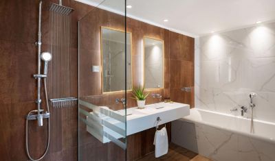 Imagine pentru Hotel Alexandra Elegance Bridging Generations 5* valabile pentru Litoral 2023