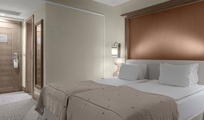 Imagine pentru Hotel Alva Donna Beach Resort 5* valabile pentru Litoral 2023