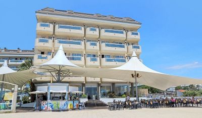 Imagine pentru Hotel Caprici 4* valabile pentru Litoral 2023