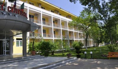 Imagine pentru Hotel Central 3* valabile pentru Litoral 2023