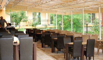 Imagine pentru Hotel Central 3* valabile pentru Litoral 2023