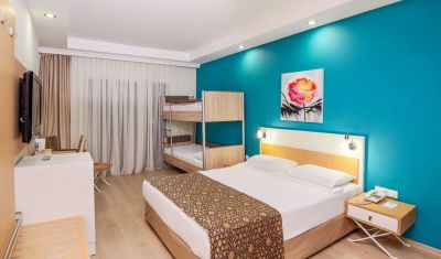 Imagine pentru Hotel Crystal Green Bay Resort 5*  valabile pentru Litoral 2023