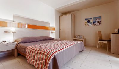 Imagine pentru Hotel Lagomandra Beach & Suites 4* valabile pentru Litoral 2023