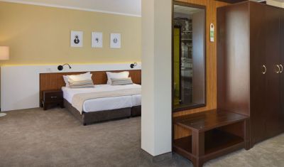 Imagine pentru Hotel Nobel 5* valabile pentru Litoral 2023