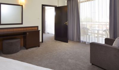 Imagine pentru Hotel Nobel 5* valabile pentru Litoral 2023