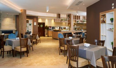 Imagine pentru Hotel Nobel 5* valabile pentru Litoral 2023