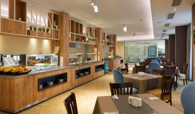 Imagine pentru Hotel Nobel 5* valabile pentru Litoral 2023