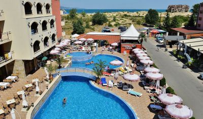 Imagine pentru Hotel Nobel 5* valabile pentru Litoral 2023