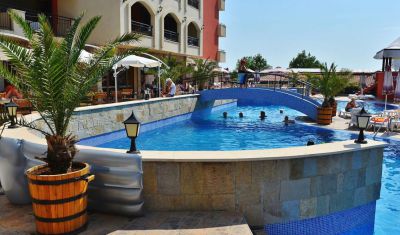 Imagine pentru Hotel Nobel 5* valabile pentru Litoral 2023