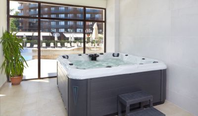 Imagine pentru Hotel Nobel 5* valabile pentru Litoral 2023
