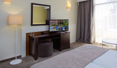 Imagine pentru Hotel Nobel 5* valabile pentru Litoral 2023