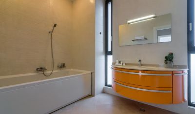 Imagine pentru Hotel Nyota & Conference Center 4* valabile pentru Litoral 2023