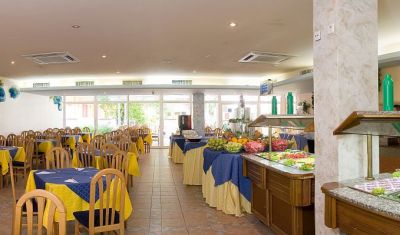 Imagine pentru Hotel Oasis 2*  valabile pentru Litoral 2023