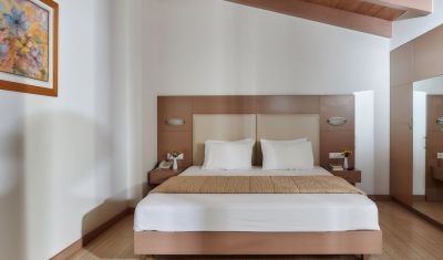 Imagine pentru Hotel Panormo Beach 3* valabile pentru Litoral 2023