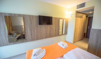Imagine pentru Hotel Piccadilly 3* valabile pentru Litoral 2023