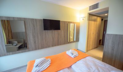 Imagine pentru Hotel Piccadilly 3* valabile pentru Litoral 2023
