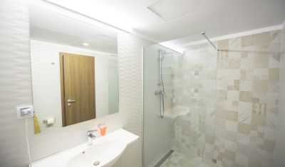 Imagine pentru Hotel Piccadilly 3* valabile pentru Litoral 2023