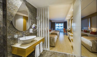 Imagine pentru Hotel Port Nature Luxury Resort & Spa 5*  valabile pentru Litoral 2023